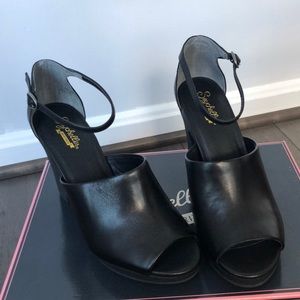 Seychelles Native black block heel open toe 8
